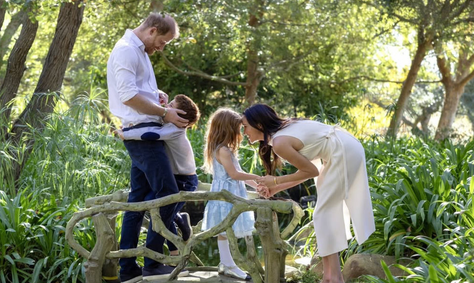 Meghan oslávila Valentína prekvapivou fotkou! Výnimočne ukázala dcérku Lilibet!