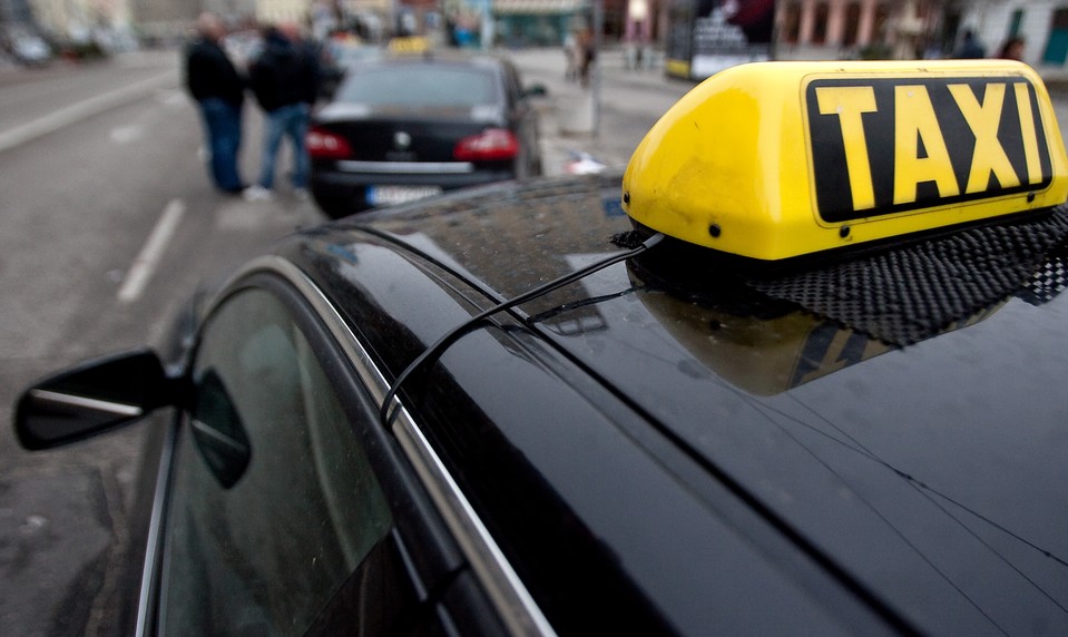 Kto všetko môže jazdiť v autobusových pruhoch?