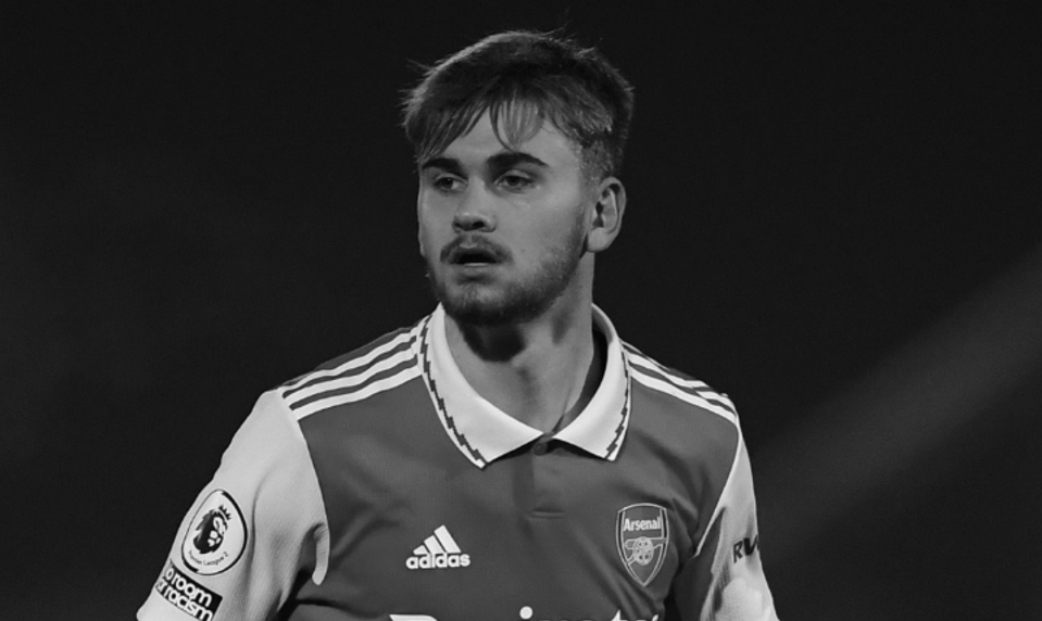 Krutá smrť športovca v hre, ktorú miloval. Útočník počas zápasu narazil do steny