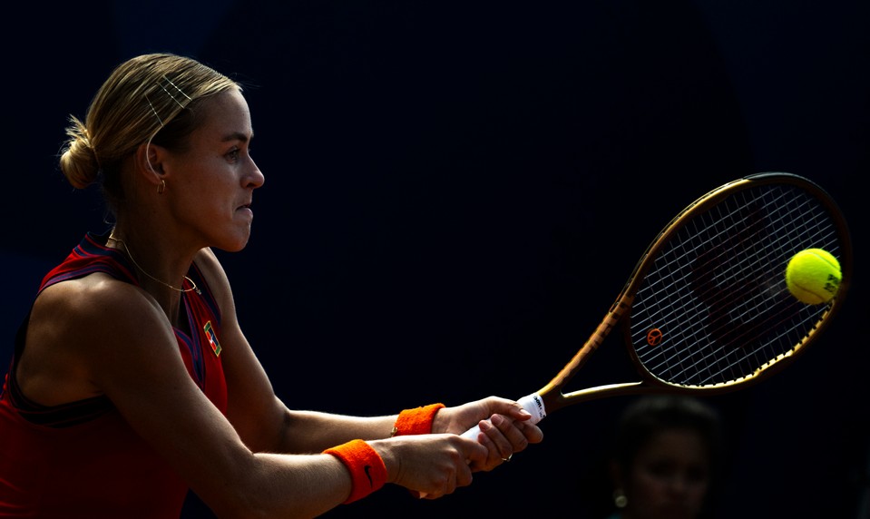 Schmiedlová zdolala Boulterovú a postúpila do 2. kola