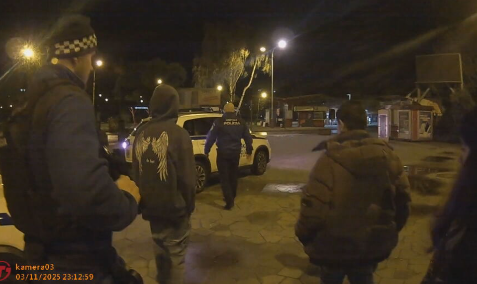 Štvorica detí ušla z domu a našla útočisko na stanici. Vrátiť sa nechcú, prosia o detský domov