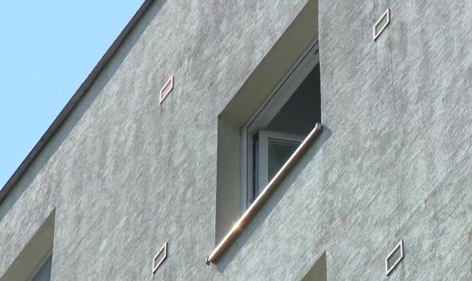 Tragédia v Bratislave: 24-ročná žena zahynula po páde z okna