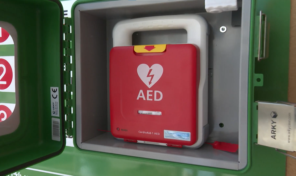 Nebojte sa zložiť podprsenku! Strach z dotyku brzdí záchranu života žien na ulici