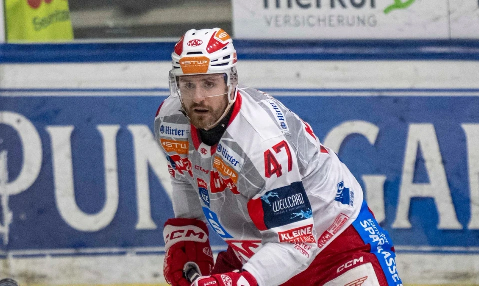 Hokejista skolaboval počas zápasu, museli ho oživovať