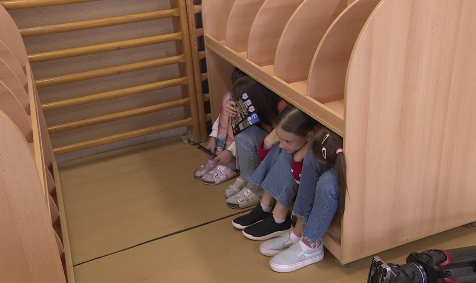 Prevencia na základných školách: Žiaci sa pripravovali na ozbrojený útok