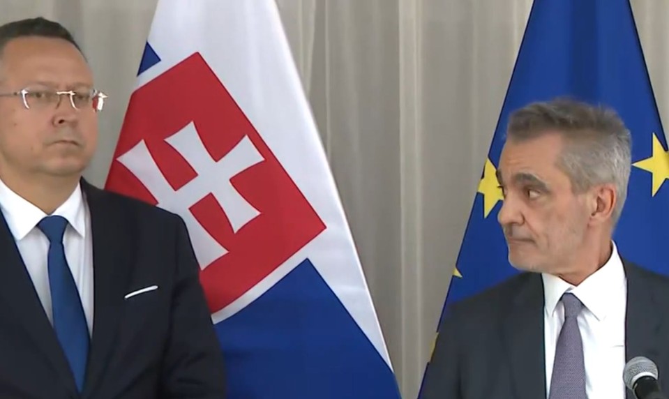 Hlavný ekonóm OECD varuje Slovensko: Verejné financie treba ozdraviť, transakčná daň škodí