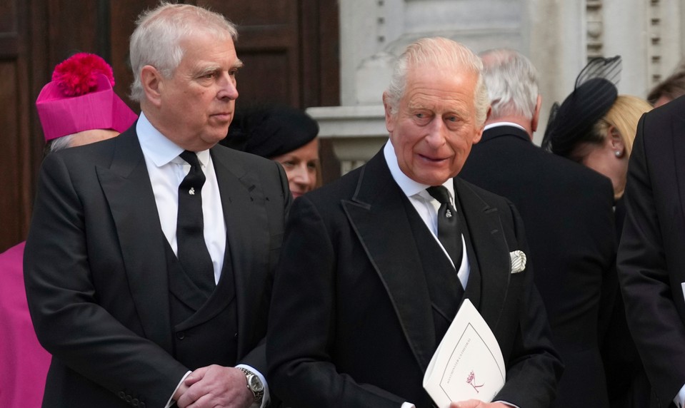 Kráľ reaguje. Prvé slová Karola o zatknutí jeho brata!