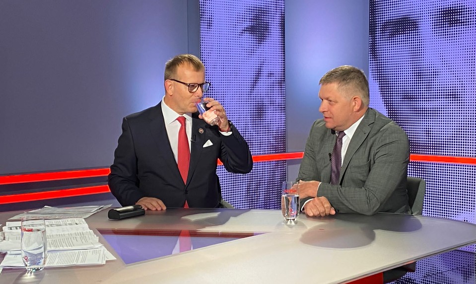 Na hrane TV JOJ: Zmierlivý Boris Kollár o bytoch či železniciach a brutálne výpady Roberta Fica