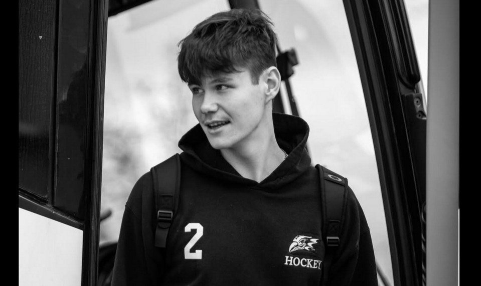 Nečakane zomrel 22-ročný hokejista