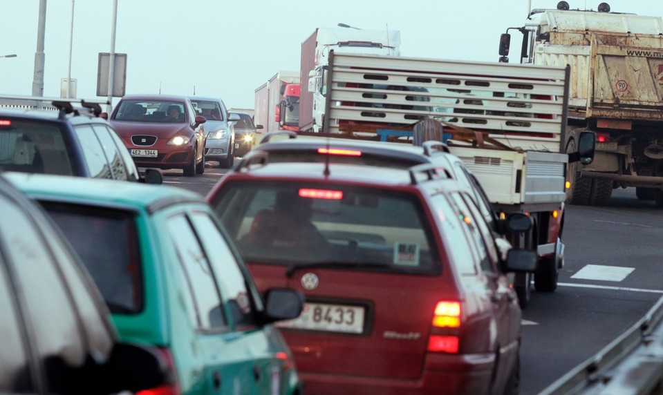 Z auta mu zostali len evidenčné čísla. Dá sa vozidlo odhlásiť?