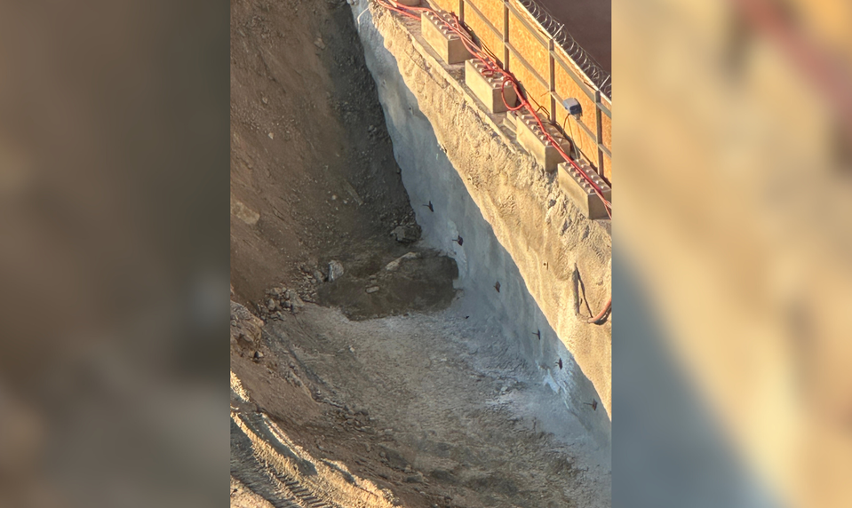 Nevybuchnutú bombu nájdenú v centre Bratislavy odviezli z miesta nálezu policajní pyrotechnici