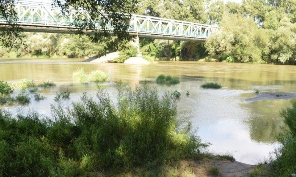 Pri splavovaní Váhu sa utopil 33-ročný muž