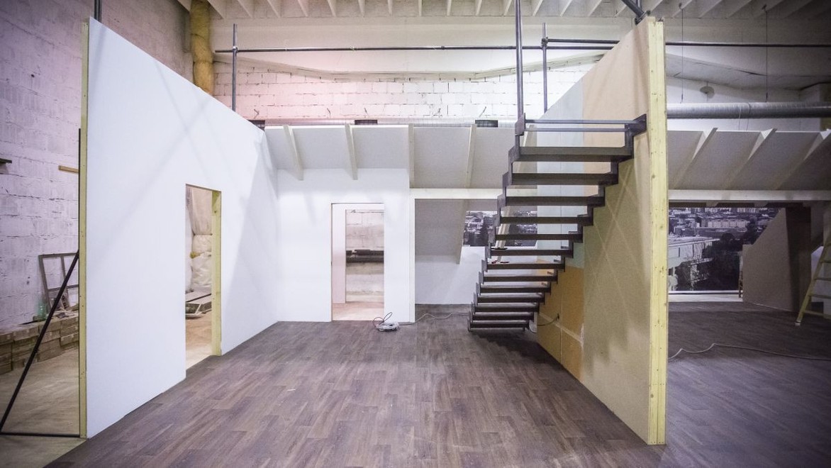 Začali sme stavať ateliéry Paneláku: Pozrite si prvé fotky z bytov nových obyvateľov!