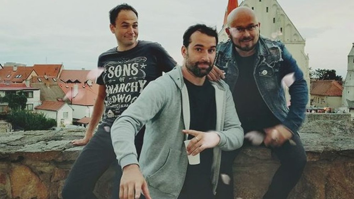 Kapela Korben Dallas chystá nový album: Vyrovná sa niektorá z noviniek hitu „Za sklom“?