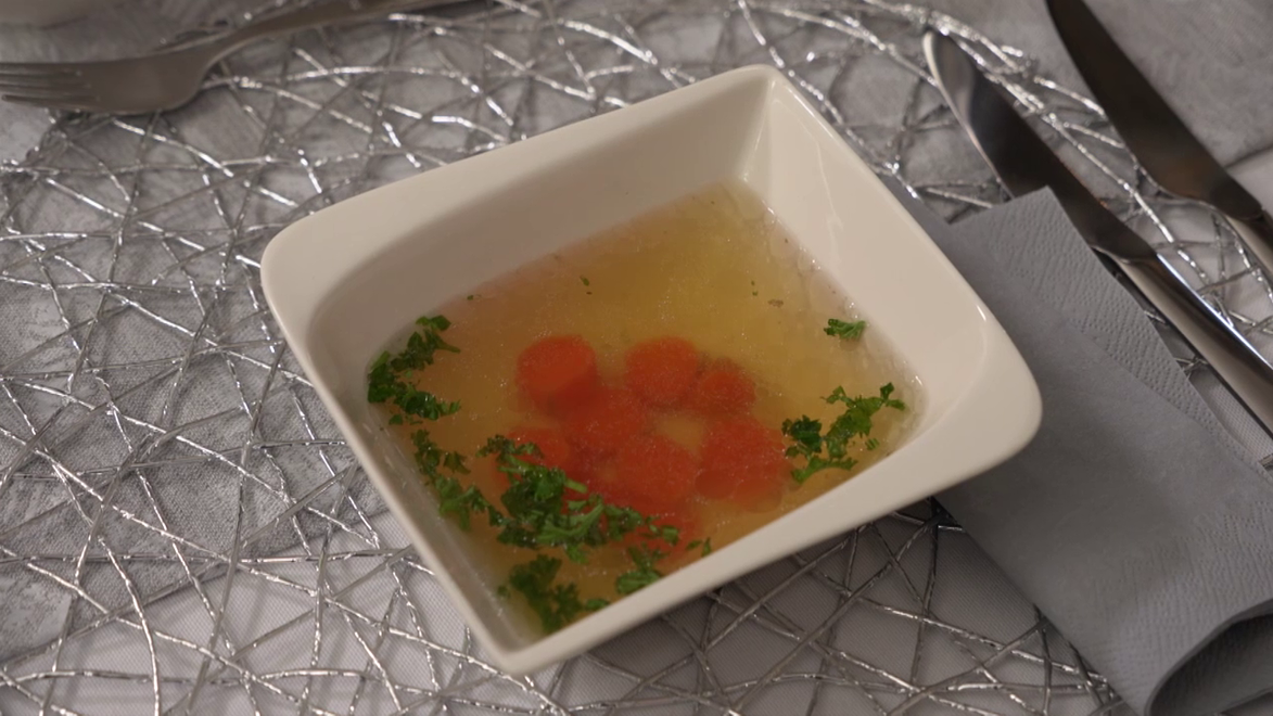 POLIEVKA - Silný hovädzí vývar s Tafelspitzom