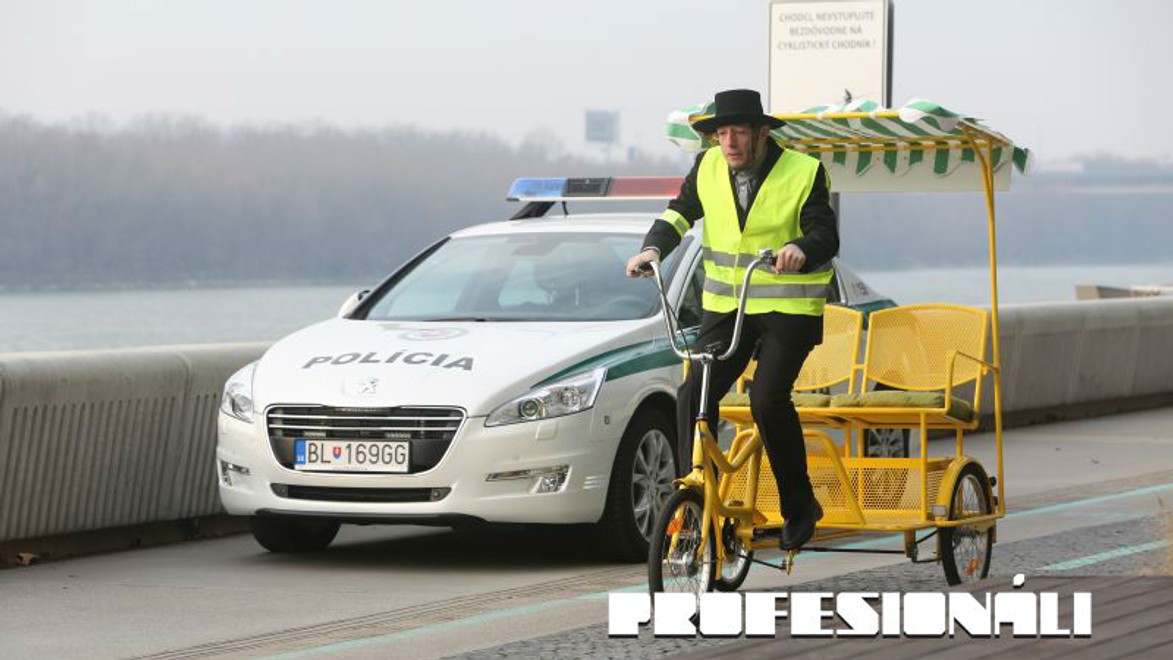 Šaňo z Profesionálov rozbehol biznis: Rikšou za židovským turizmom po Bratislave!