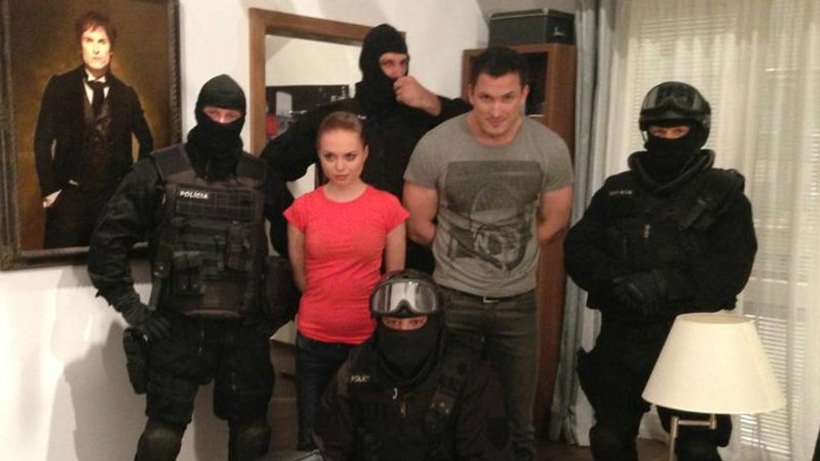 Veľké finále 11. série: Masláka prepadnú kukláči! Skončí natrvalo v base?