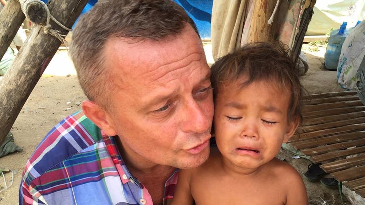 Odkiaľ berie toľko odvahy? Rozboril sa chystá do nebezpečných vojnových zón!