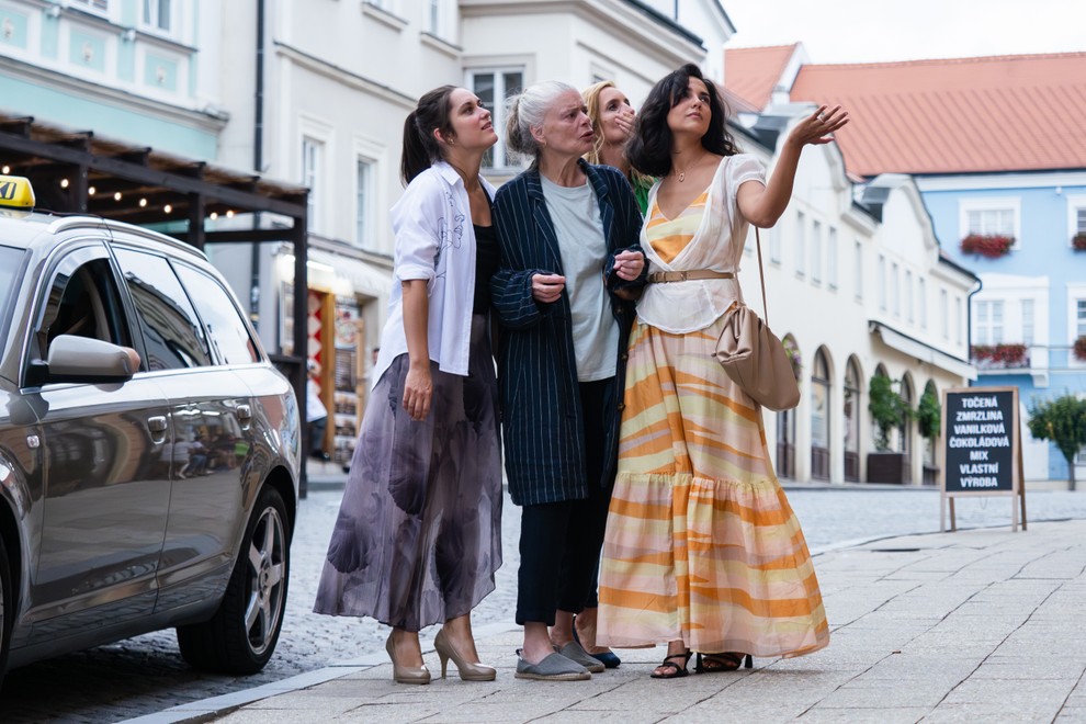 Ako vyzerajú 4 učiteľky POD PAROU? To prezrádza trailer k česko-slovenskej novinke!