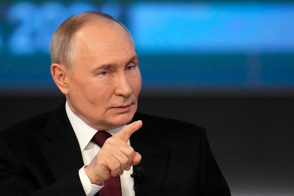 Tento sexy britský herec potvrdil, že si zahrá v novom filme prezidenta Putina!