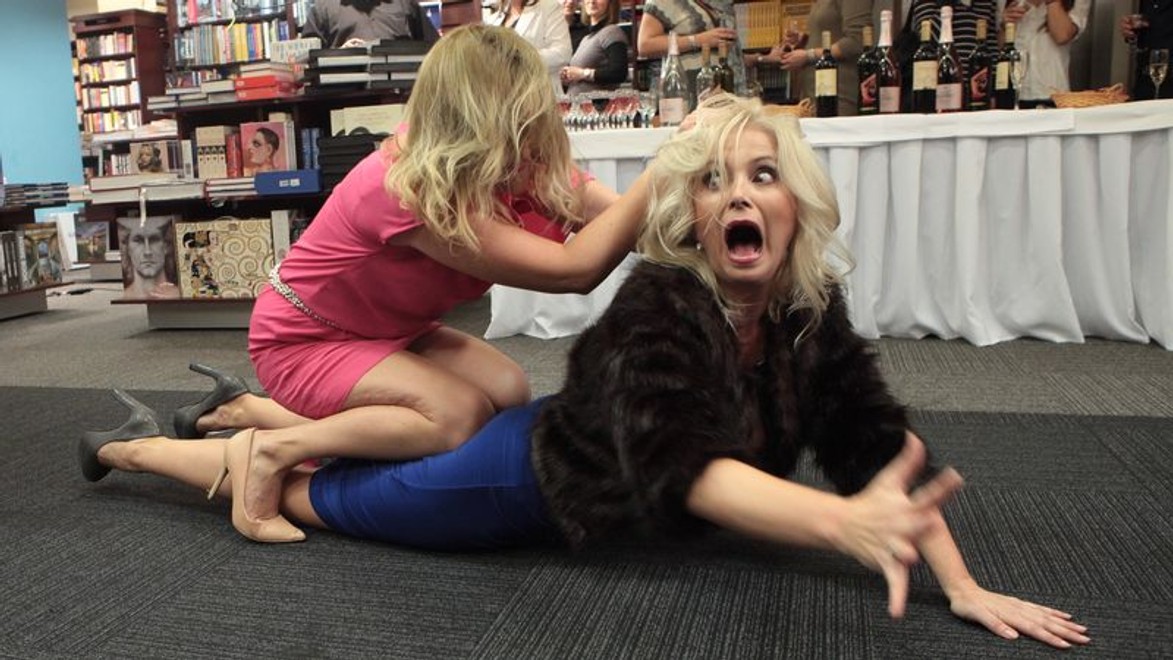 TO BUDE BITKA! Evita a Alica si na krste skočia do vlasov, pozerajte!