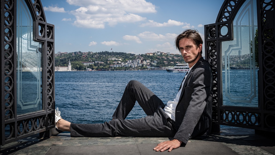 Daniel Žulčák zo seriálu Lásky v Istanbule: Neskutočná podoba so slávnym hercom!