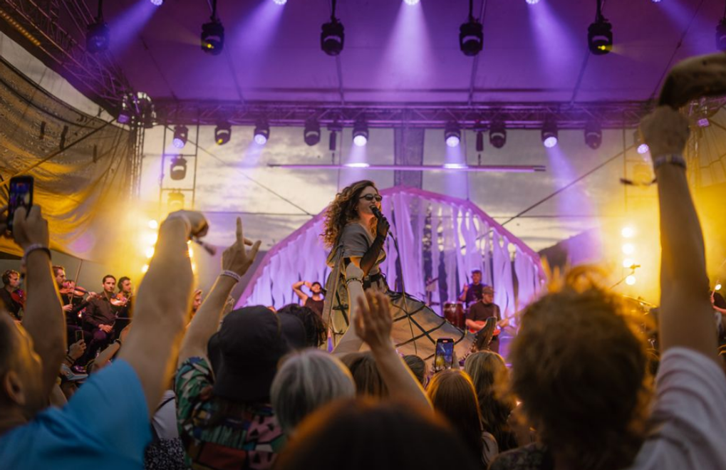 Trinásty ročník Atmosféry ovládla ľudskosť, spolupatričnosť a opakované dávky oxytocínu