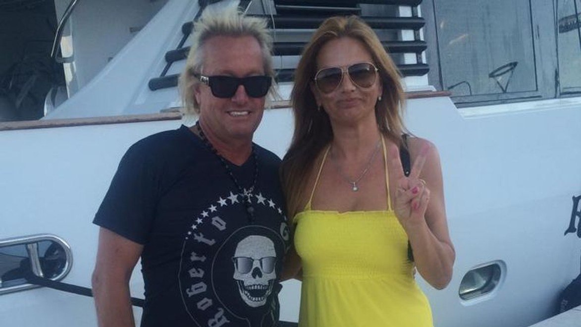 Slovenka po boku slávneho Geissa: Vysmiata Monika Flašíková-Beňová ako nadšená fanúšička!